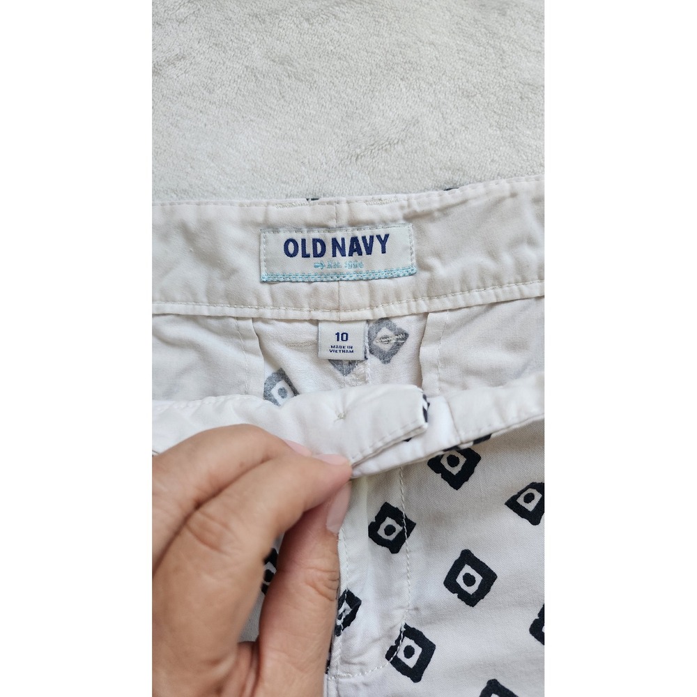 Old Navy Womens Ivory Black‎ Geometric Diamond Print Chino Shorts Size 10 - Picture 4 of 6